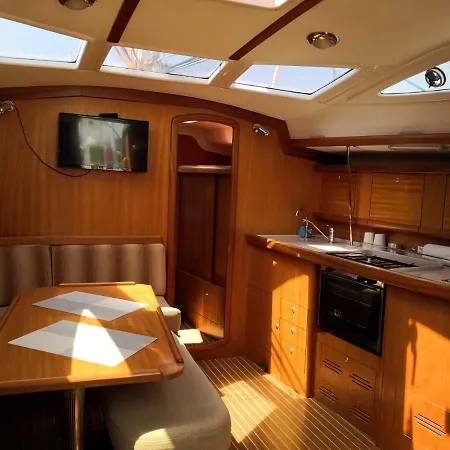 Hotel en barco Nomad Sailor *